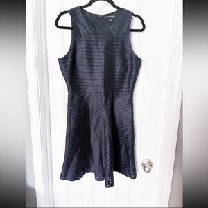 Banana Republic Navy Tone On Tone Women’s Size 6 Sleeveless Stripe Dress Zipper